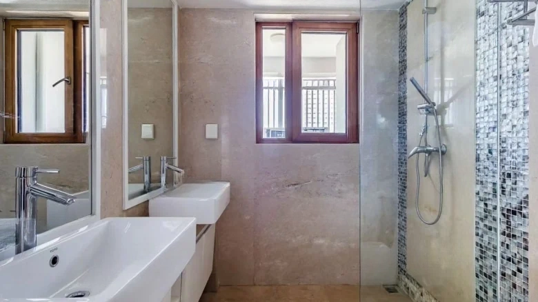 Halfhill Peninsula Central Seaview Avenue - View 9