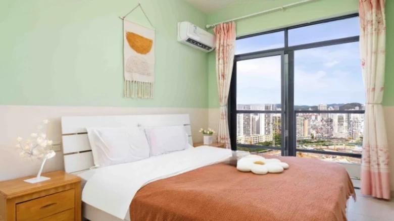 Sanya Golden Phoenix Seaview Apartment - View 4