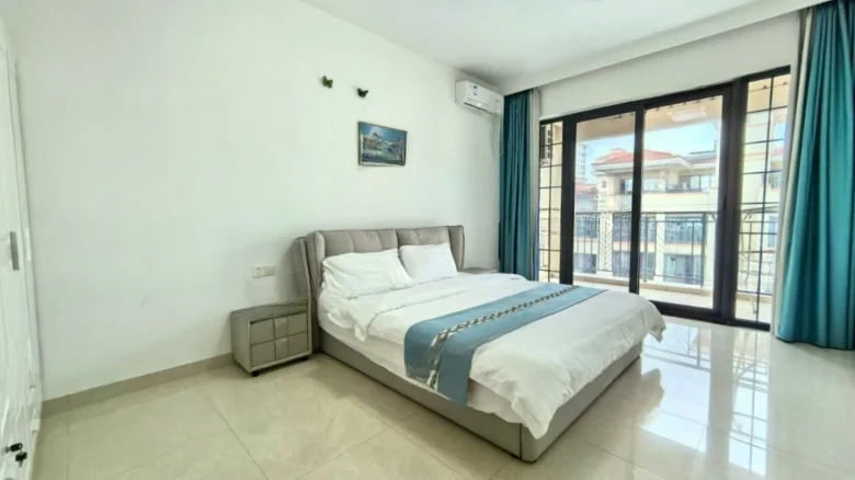 Peninsula Blue Bay - View 2