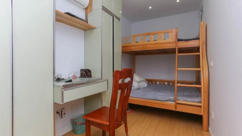 Green Edge Apartment - View 2