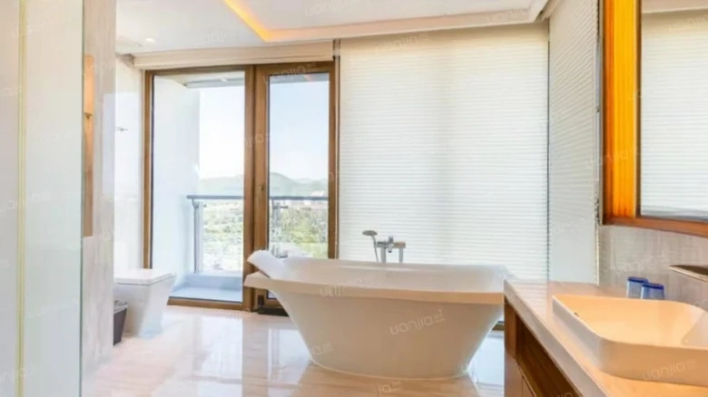 Half Mountain Peninsula - View 6