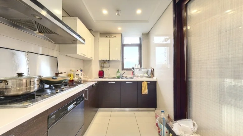 Purple Forbidden City No.1 Courtyard South Yard - View 12