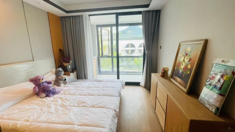 Angel Town - Shallow Mountain Bright Moon - View 2