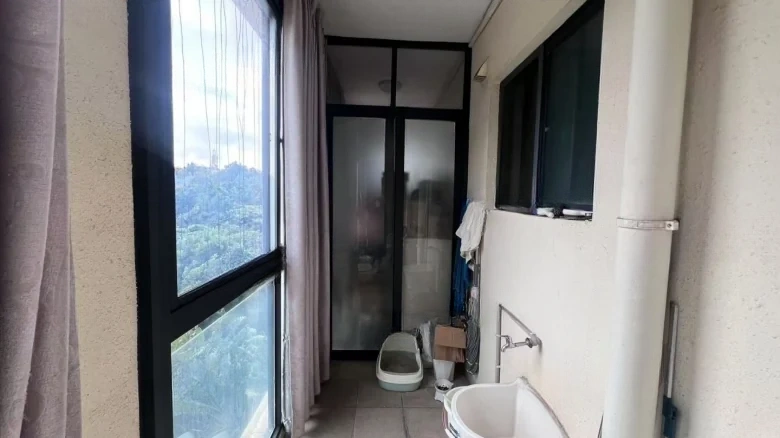 HSBC International - View 3