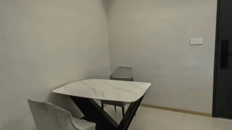 Horizontal Slough Embroidery Garden - View 5