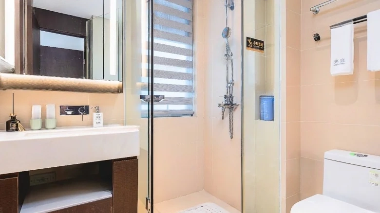 Guo Guang · Crabapple Blossom - View 7