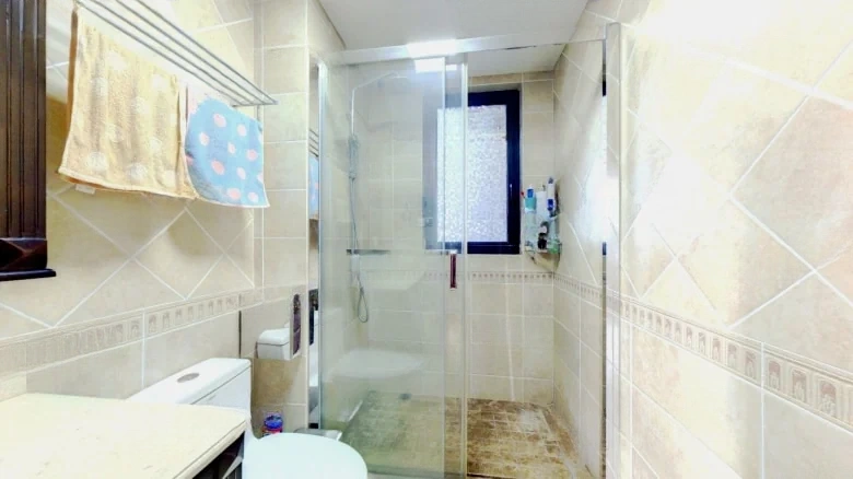 Kowloon Wharf Topaz - View 6