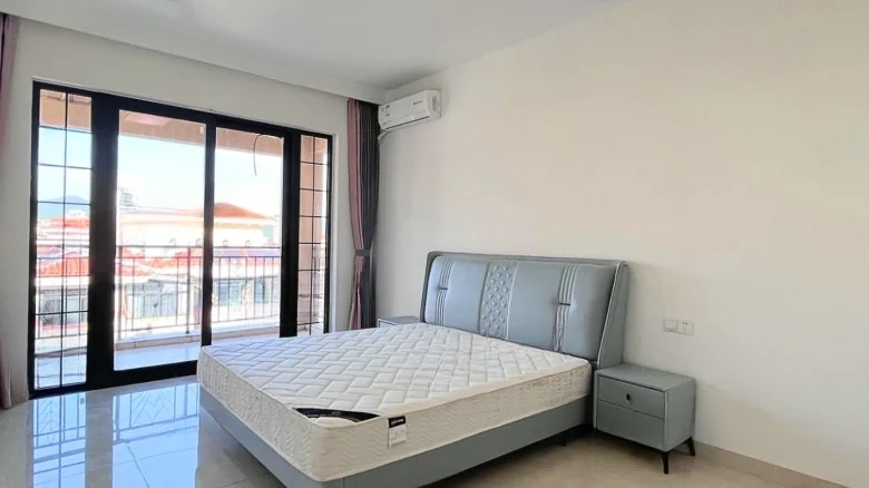 Peninsula Blue Bay - View 2