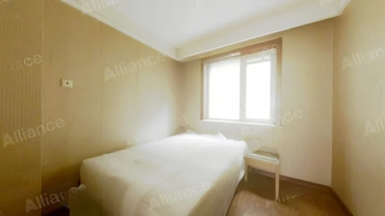 Lakeside Gem Garden - View 1