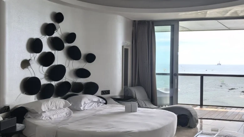 Phoenix Island - View 1