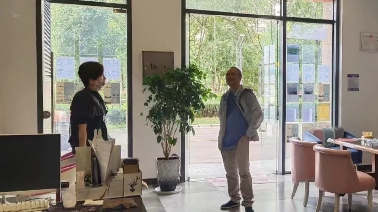 Galaxy Pearl - View 2