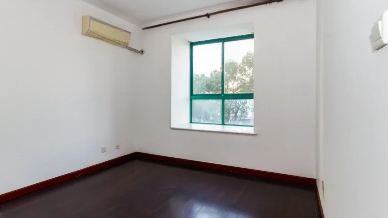 Silk House Floral Whisper - View 5