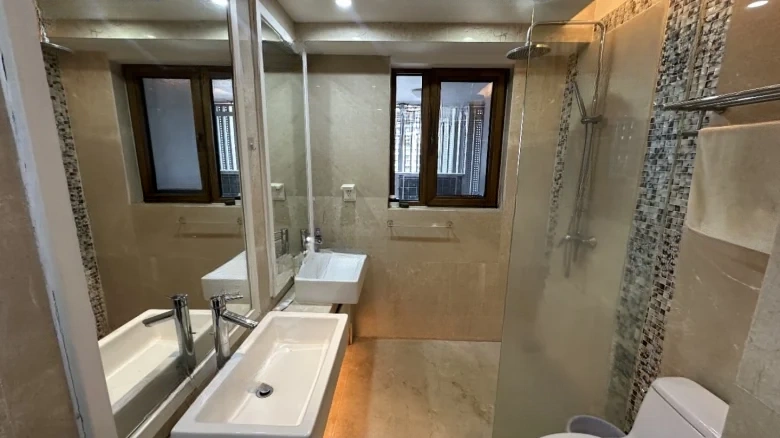 Peninsula Hillside · Central Seaview Avenue - View 5