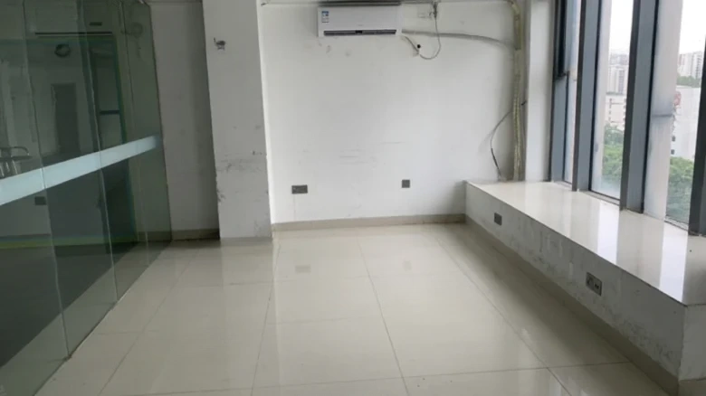 Urban Fine Residence Tower - View 3