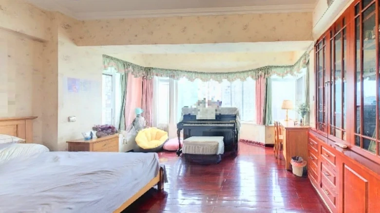 Long Wall Garden - View 5