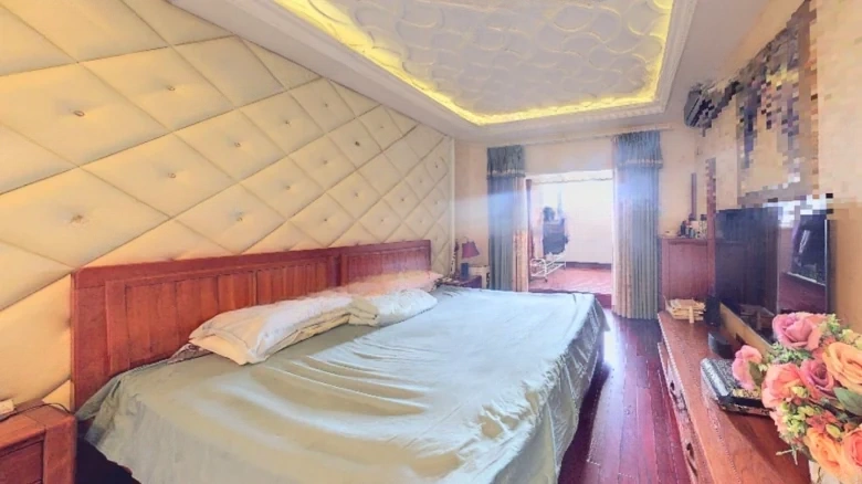 Long Wall Garden - View 3