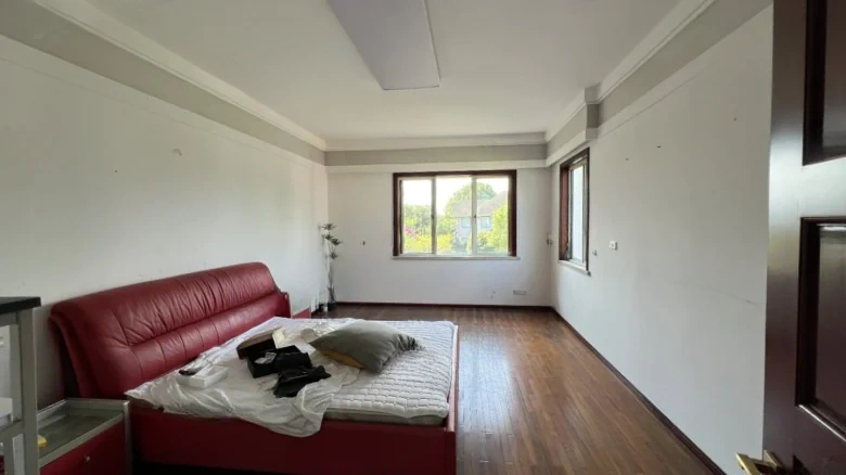 Island Villa Garden - View 5