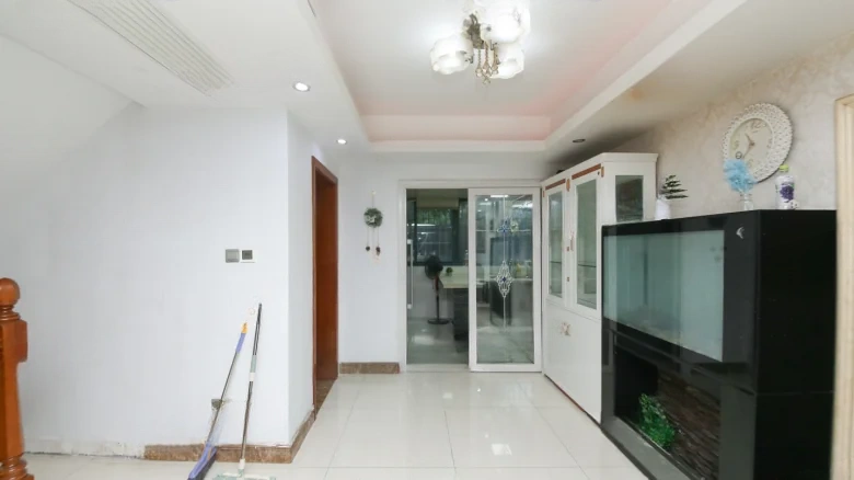 Bright Central Dragon Prosperity Home Apartment - View 6