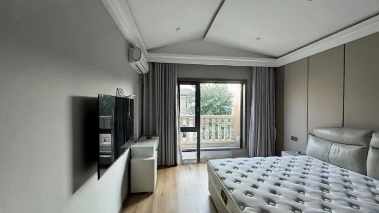 Lakeshore Twin Pearls Original Residence - View 4