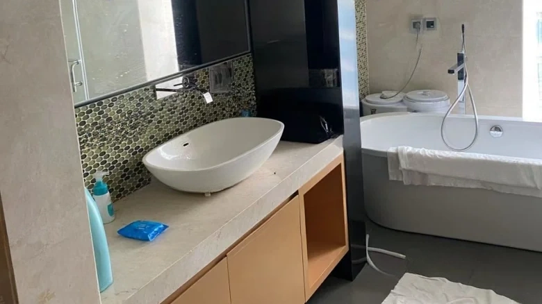 Yinzuo Linghai Gongguan - View 7