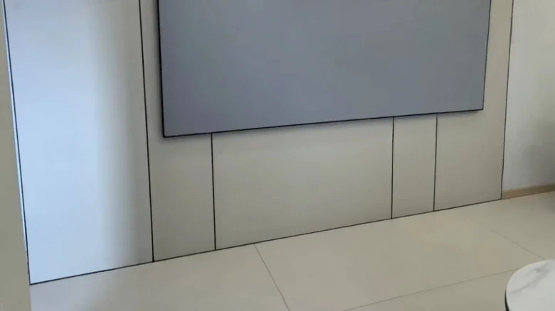 Horizontal Slough Embroidery Garden - View 4