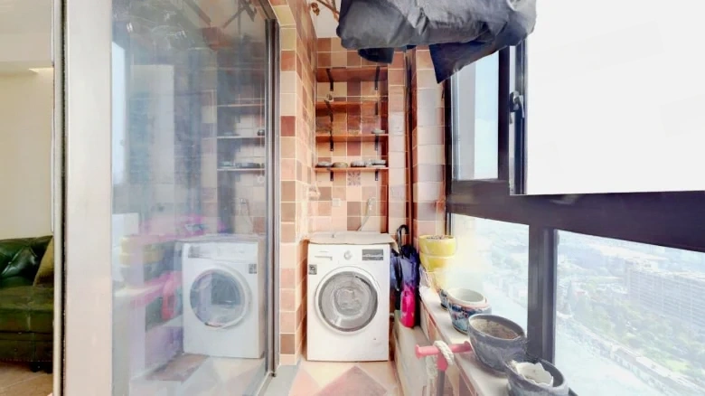 Kowloon Wharf Topaz - View 7