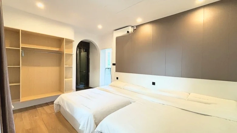 Half Mountain Peninsula Twin Bays Phase II - View 2