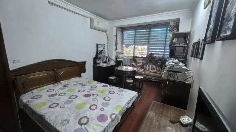 Jinyuan Li Compound - View 1