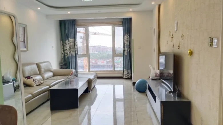 Poly Spring Garden - View 3