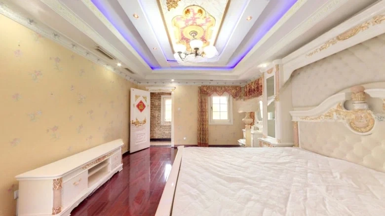 Ahquedain Manor - View 6