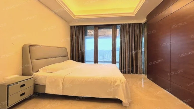 Half Mountain Peninsula · Central Sea View Boulevard - View 2