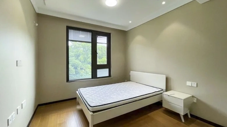 High Tech Purple Micro Hall - View 8