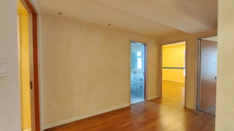 Jade Feather Crimson Dawn - View 26