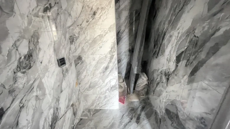 Hengji Country Garden Jinshitan碧桂園 Country Garden is a wellknown real estate brand in China, so it's kept in its commonly used English translation. Thus, the full translation would be - View 16