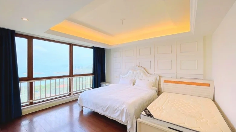 Half Mountain Peninsula Central Sea View Boulevard - View 3