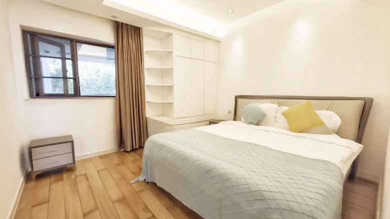 Half Mountain Peninsula Phase III East Sea Bay - View 2