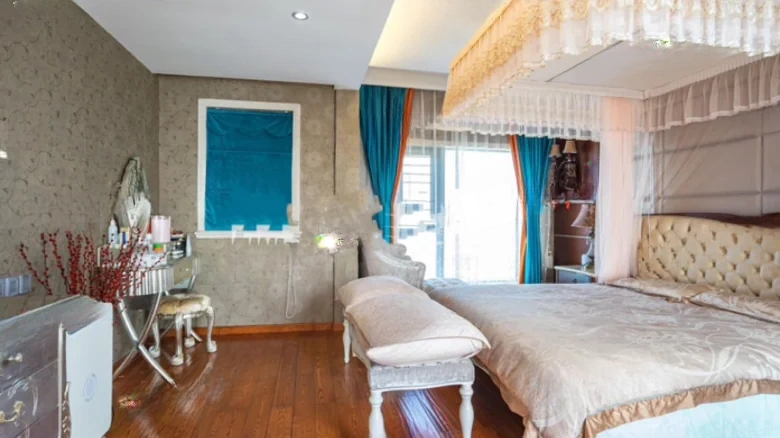 Upper East Beauty Land - View 3