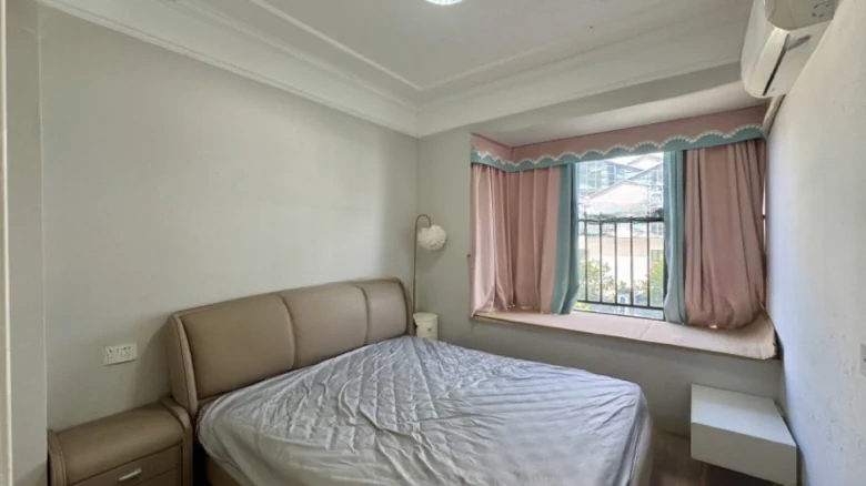 Hua Ying Xiang Jun - View 4