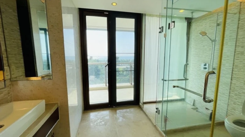 Half-Mountain Half-Island · Central Oceanview Boulevard - View 8