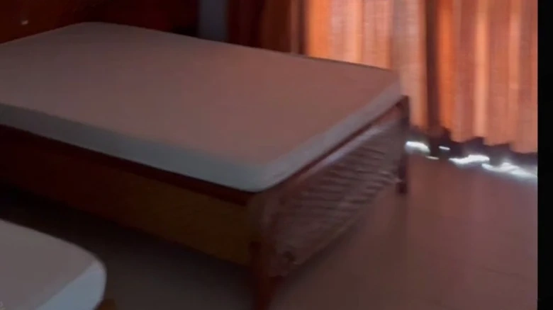 Nanjing Sea View Garden碧桂苑 would translate to Emerald Grove碧桂苑, assuming - View 2