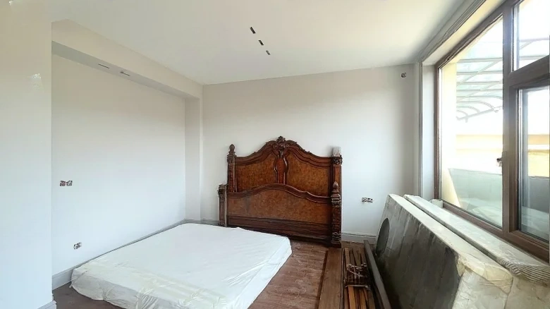 Hengji Country Garden Jinshitan碧桂園 Country Garden is a wellknown real estate brand in China, so it's kept in its commonly used English translation. Thus, the full translation would be - View 8