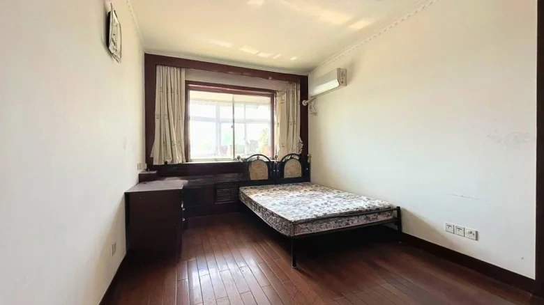 Jingjiu Road 11 Yard - View 2