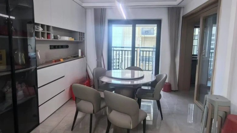 Century Monarch - View 4