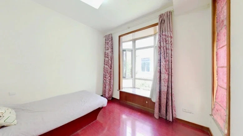 Dushu Retreat Charm - View 3