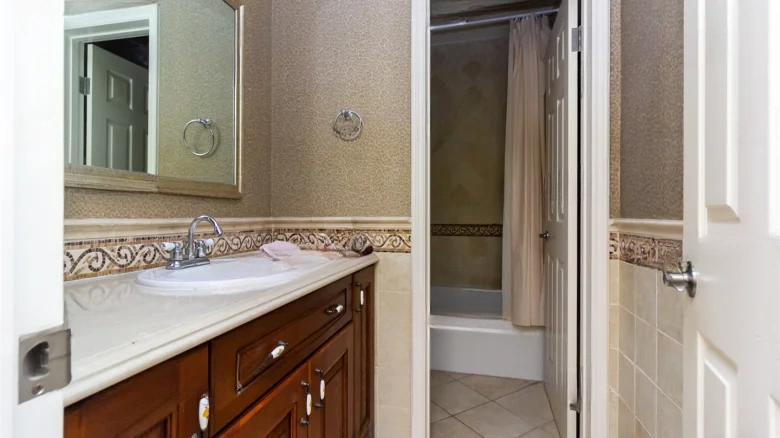 Napa Bay Water Estate - View 9