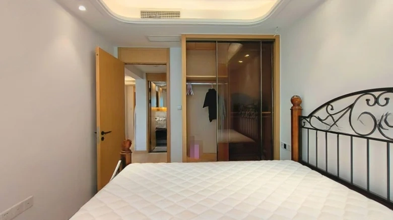 Northbank Mouth No.1 Courtyard West Residence - View 2