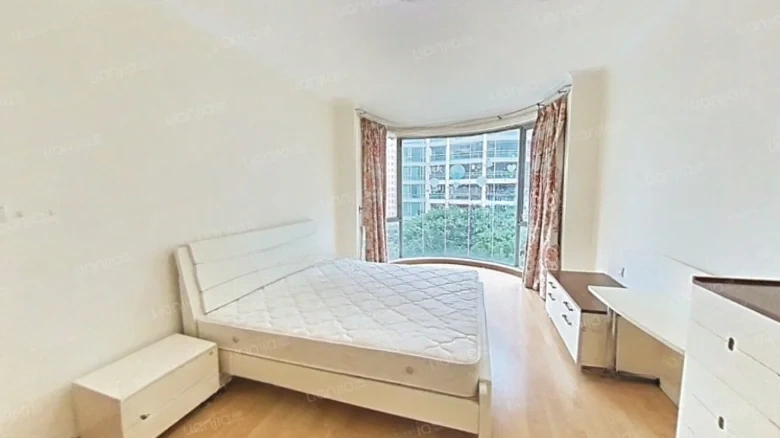 Elegance View Green Court - View 4