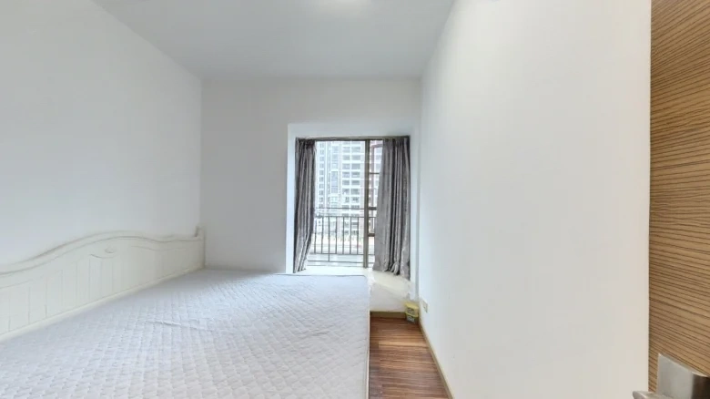 Elegant Peak Garden - View 2