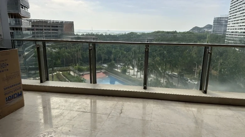 Peninsula Hillside · Central Seaview Avenue - View 9