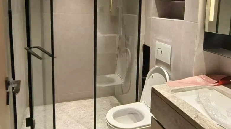 Circular Heaven Praise颂 can be challenging to directly translate into an exact English equivalent due to its poetic and conceptual nature. A close interpretation might be - View 9